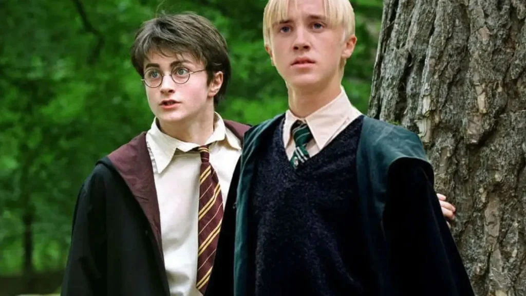 ¿Por Qué Malfoy Trata Mal a Harry Potter?